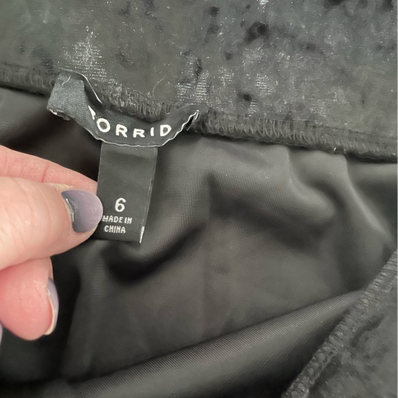 Torrid 6x Velvet Skater Skirt - Picture 2 of 4